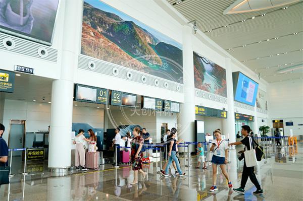 机场的触摸一体机很好的有利于机场的数字化发展